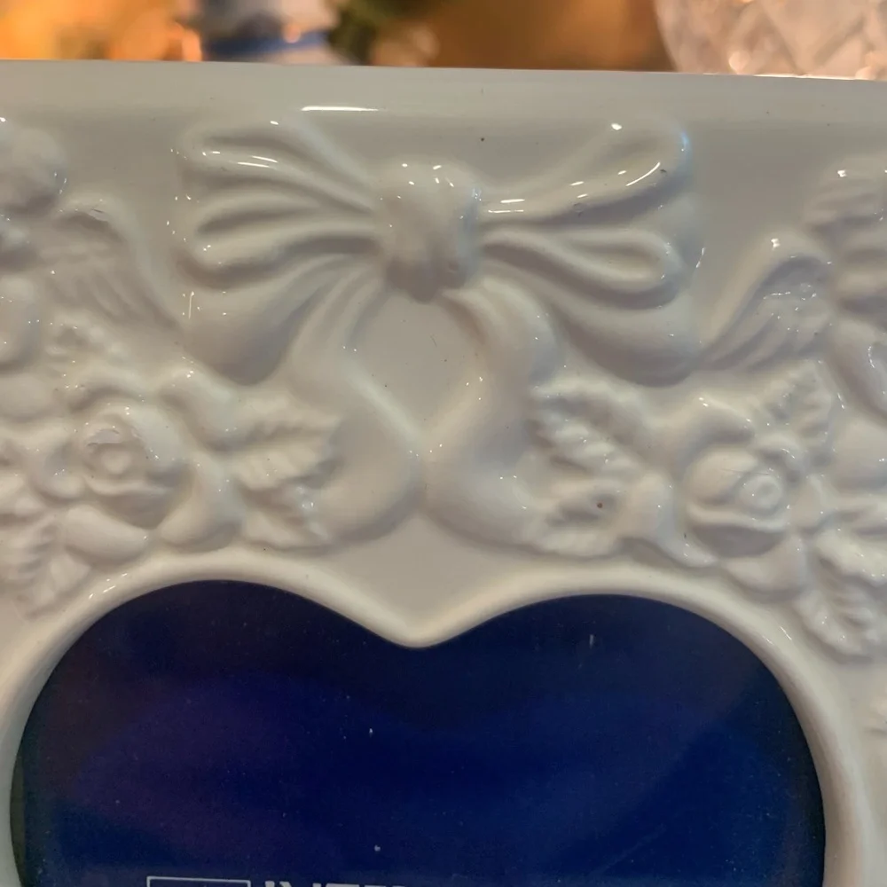International Silver Company Ceramic Heart Photo Frame 3 1/2